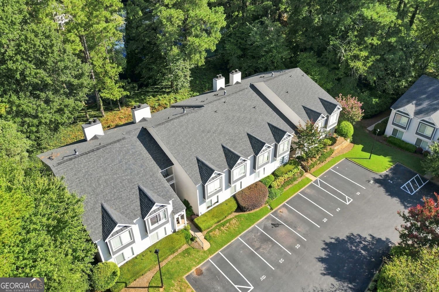 2 bedroom, 2 bathroom, 1,404 sq ft condominium for sale at 27 Arbor End, Smyrna, GA 30080 — photo 4