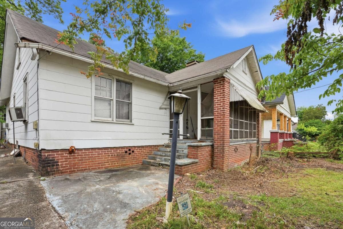 3 bedroom, 1 bathroom, 1,360 sq ft single family residence sold at 1426 Wadley Avenue, Atlanta, GA 30344
