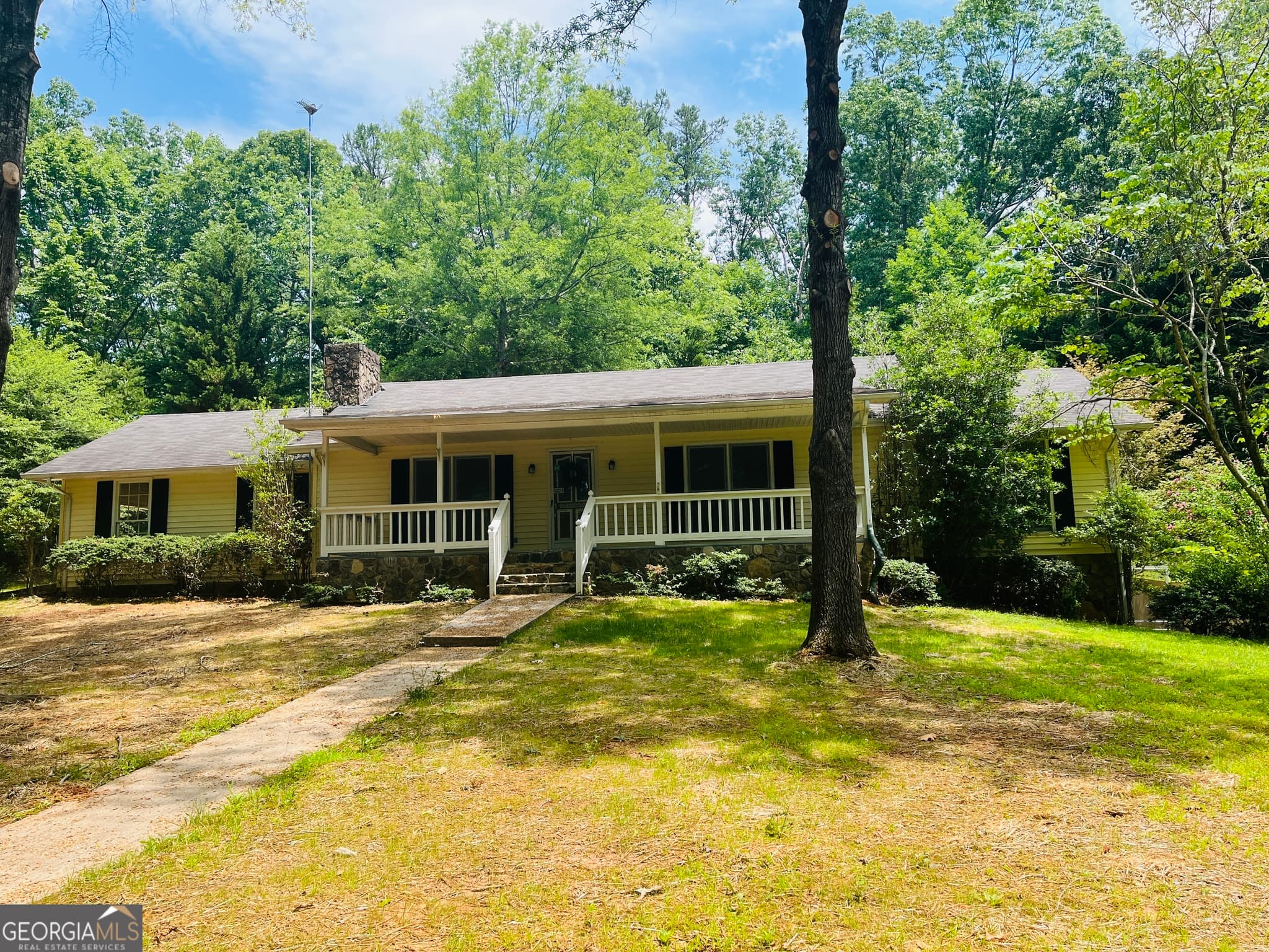 3 bedroom, 2 bathroom, 1,442 sq ft single family residence for rent at 21 Mountain Brook Road, Dawsonville, GA 30534 for $2,295 a month — photo 1 of 1