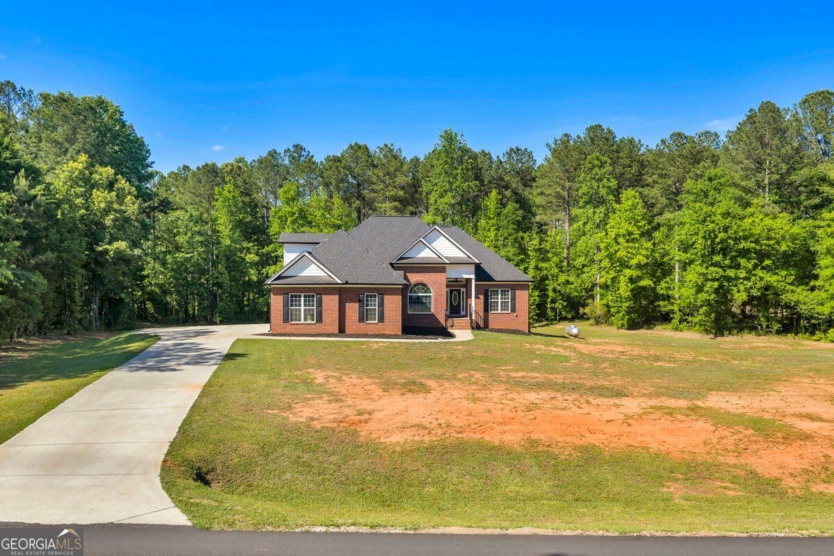 3 bedroom, 2.5 bathroom, 2,023 sq ft single family residence for sale at 2594 Lassiter Road, Forsyth, GA 31029