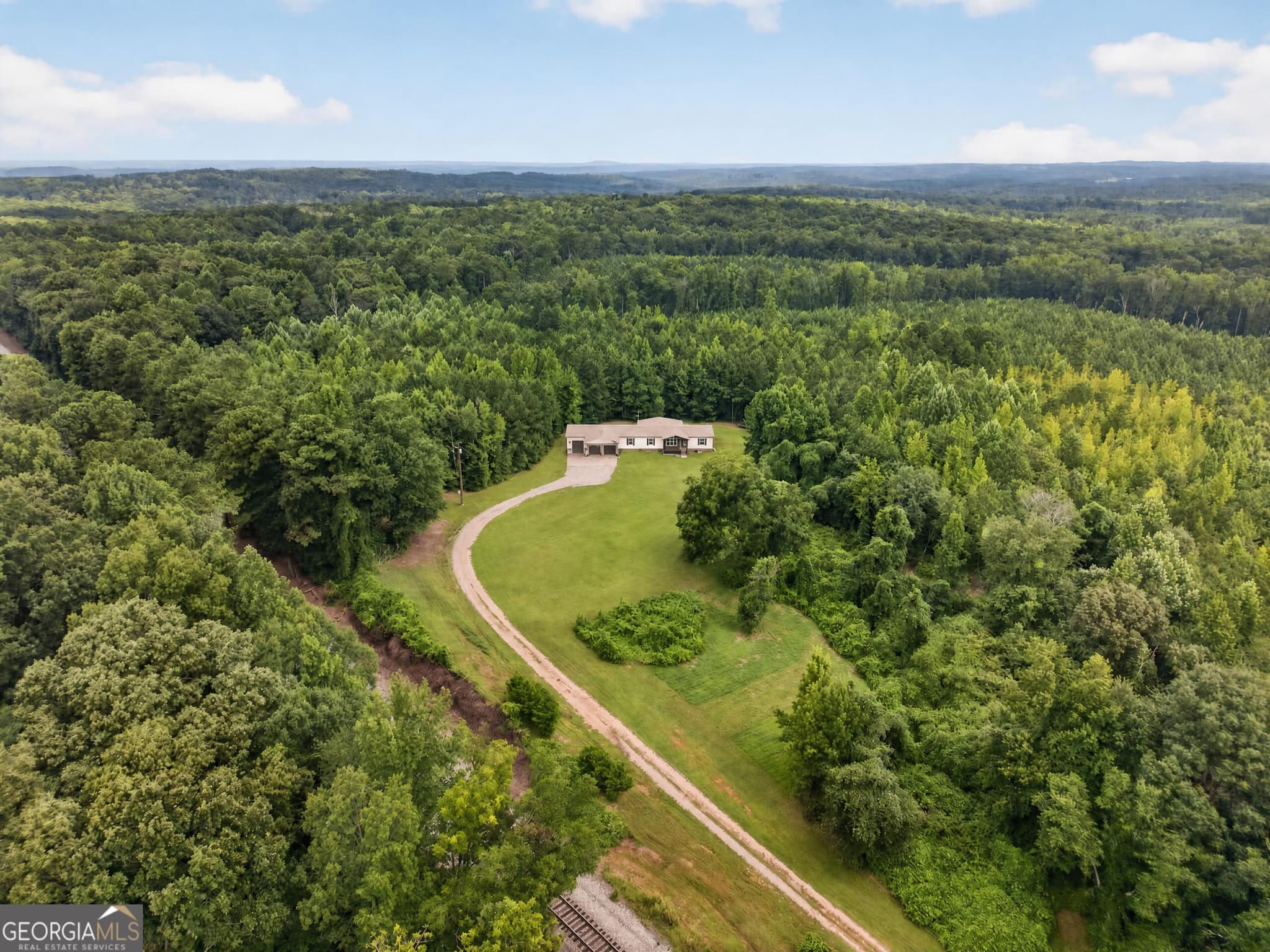 5 bedroom, 2 bathroom, 2,700 sq ft manufactured home,single family residence for sale at 85 Old Bushmill Road, Bremen, GA 30110 — photo 1 of 43