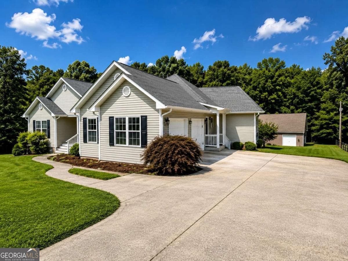 3 bedroom, 3.5 bathroom, 2,829 sq ft single family residence for sale at 3396 Hwy 101, Rockmart, GA 30153 — photo 2