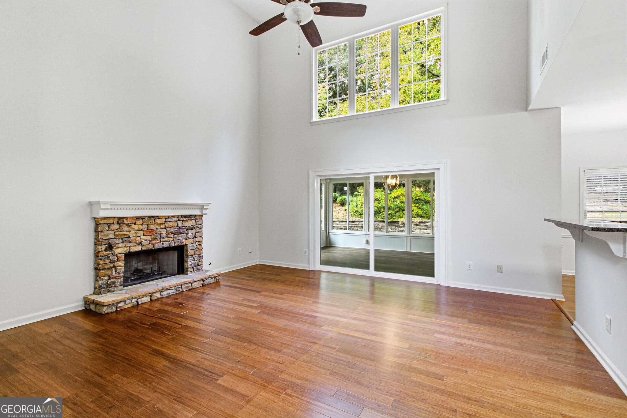 4 bedroom, 3 bathroom, 3,126 sq ft single family residence for sale at 3307 Ellsmere Trace, Marietta, GA 30062 — photo 3