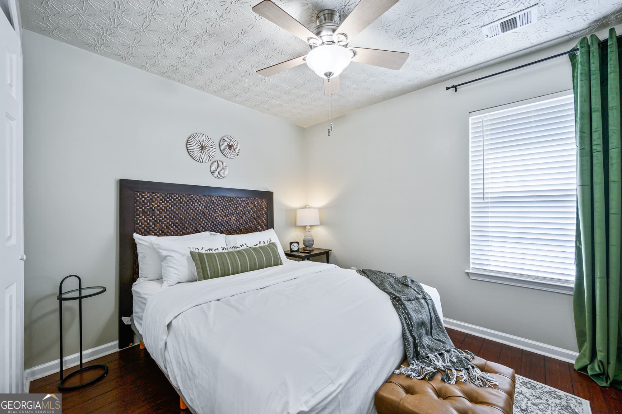 3 bedroom, 2.5 bathroom single family residence for rent at 1431 Bay Overlook Drive, Woodstock, GA 30188 for $4,796 a month — photo 6