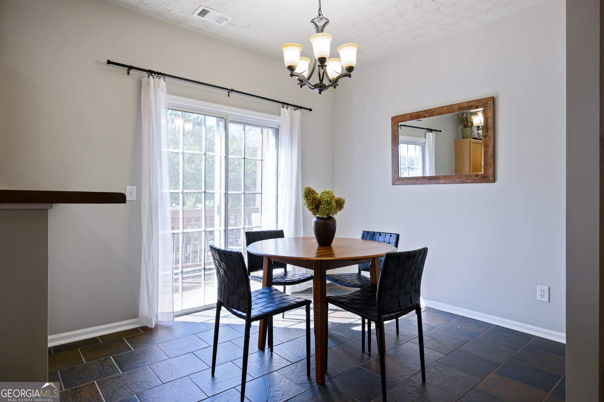 3 bedroom, 2.5 bathroom single family residence for rent at 1431 Bay Overlook Drive, Woodstock, GA 30188 for $4,796 a month — photo 10