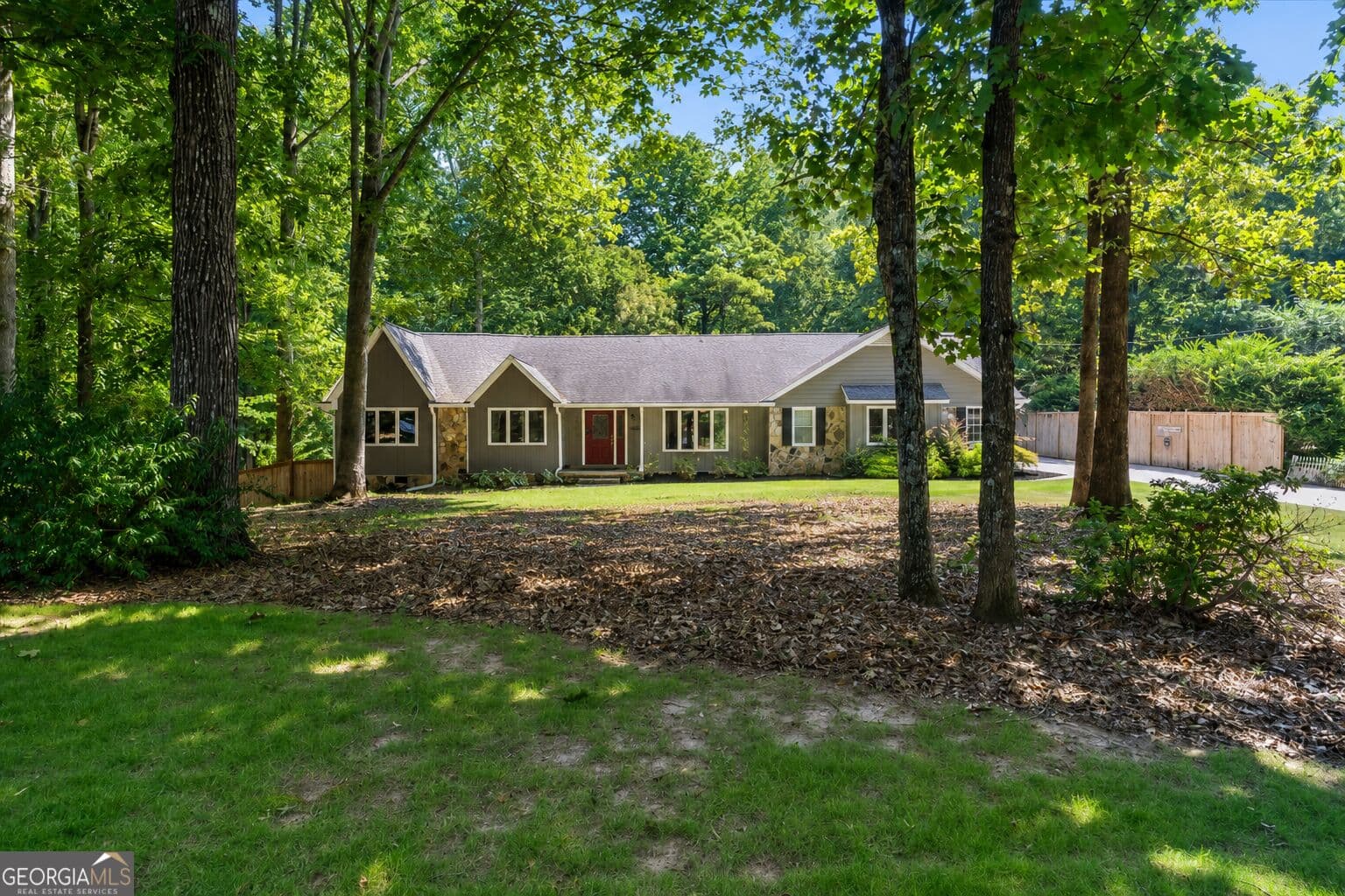 4 bedroom, 2 bathroom, 2,118 sq ft single family residence for sale at 1820 Commonwealth Avenue, Cumming, GA 30041 — photo 3