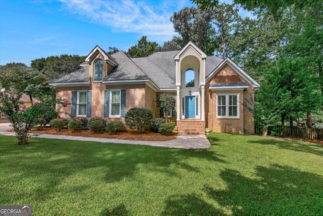 4 bedroom, 2.5 bathroom, 2,631 sq ft single family residence for sale at 106 Fairways Drive, Warner Robins, GA 31088 — photo 2