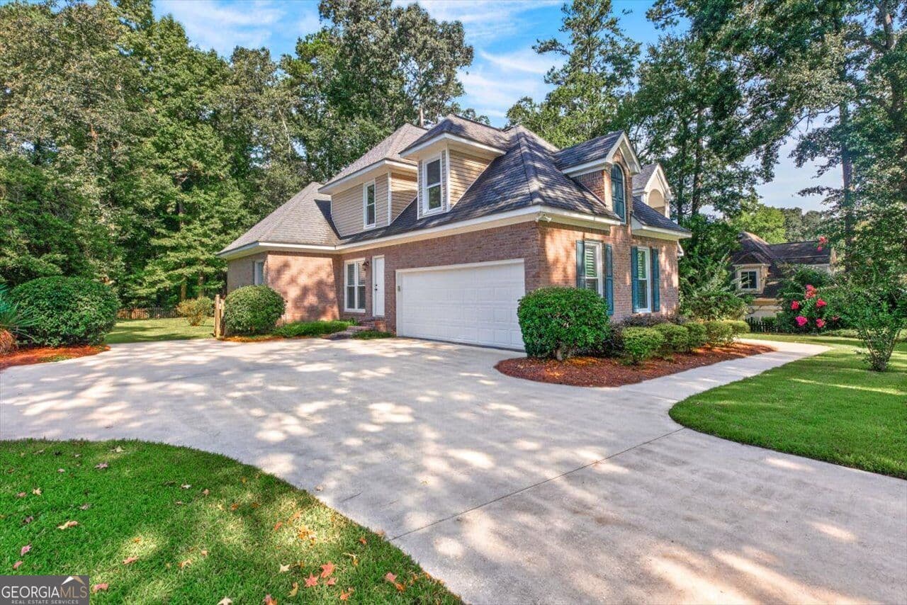 4 bedroom, 2.5 bathroom, 2,631 sq ft single family residence for sale at 106 Fairways Drive, Warner Robins, GA 31088 — photo 4
