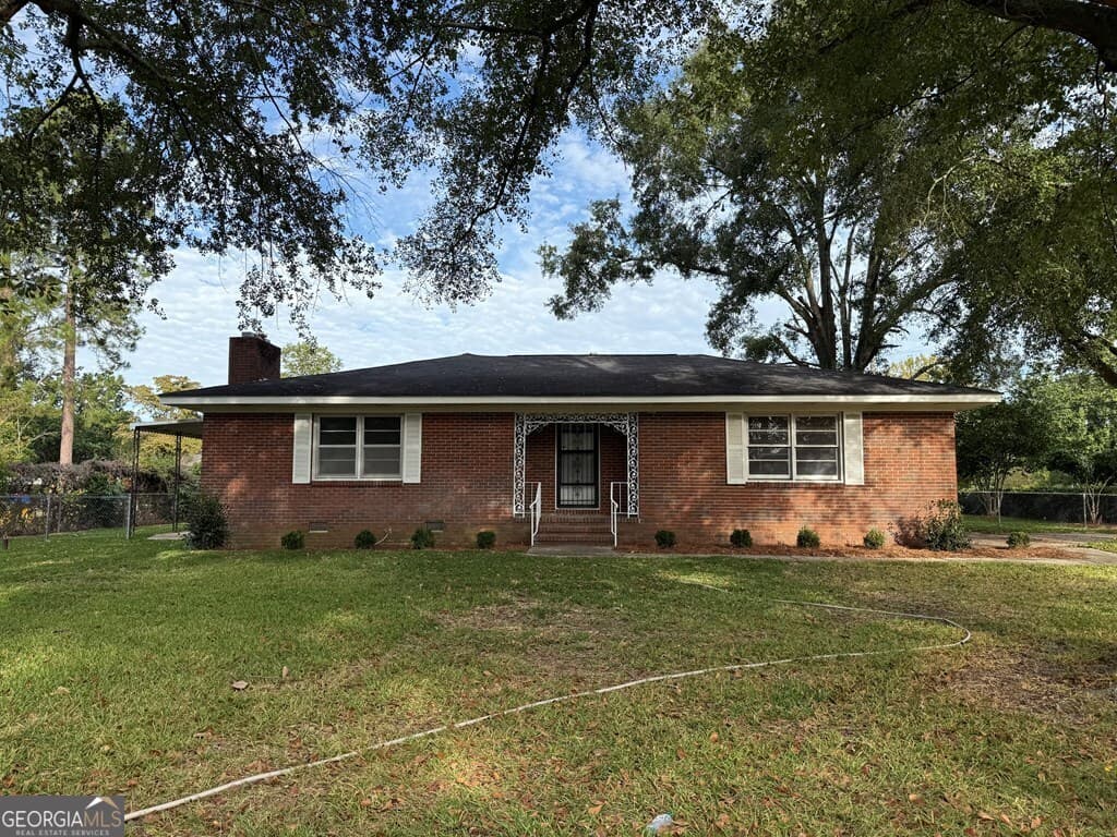 4 bedroom, 3 bathroom, 2,152 sq ft single family residence for rent at 412 Roberson Street, Dublin, GA 31021 for $2,100 a month — photo 2