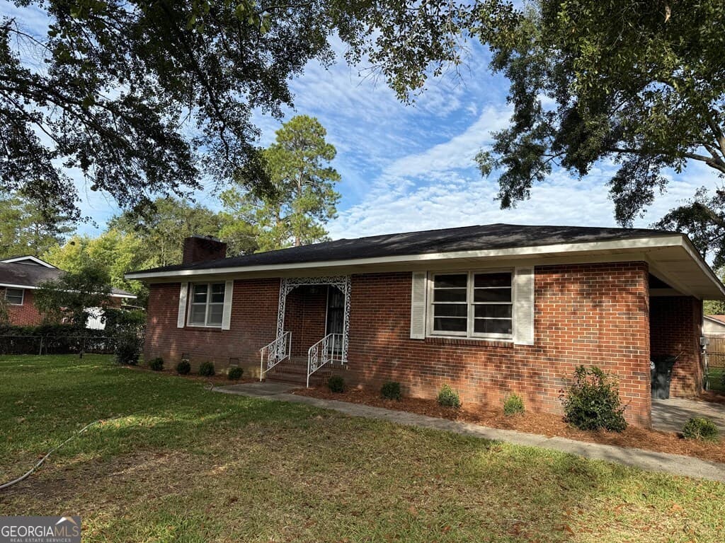 4 bedroom, 3 bathroom, 2,152 sq ft single family residence for rent at 412 Roberson Street, Dublin, GA 31021 for $2,100 a month — photo 6