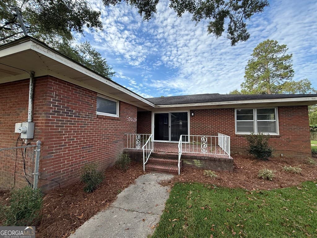 4 bedroom, 3 bathroom, 2,152 sq ft single family residence for rent at 412 Roberson Street, Dublin, GA 31021 for $2,100 a month — photo 9