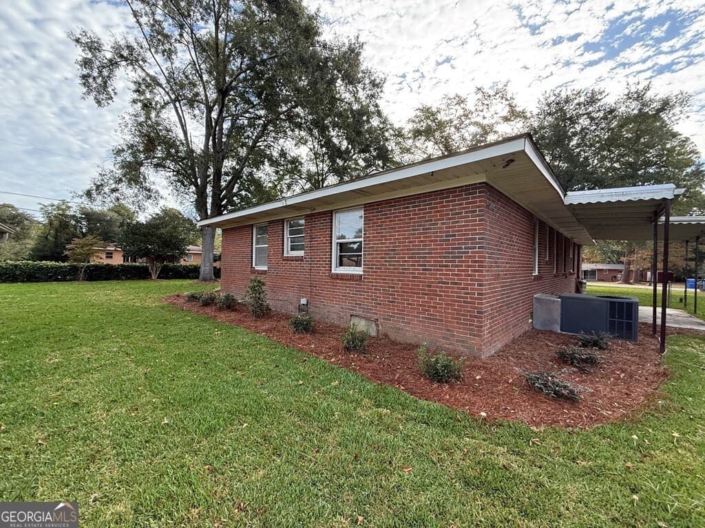4 bedroom, 3 bathroom, 2,152 sq ft single family residence for rent at 412 Roberson Street, Dublin, GA 31021 for $2,100 a month — photo 10