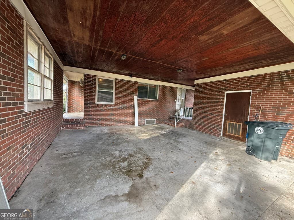 4 bedroom, 3 bathroom, 2,152 sq ft single family residence for rent at 412 Roberson Street, Dublin, GA 31021 for $2,100 a month — photo 4