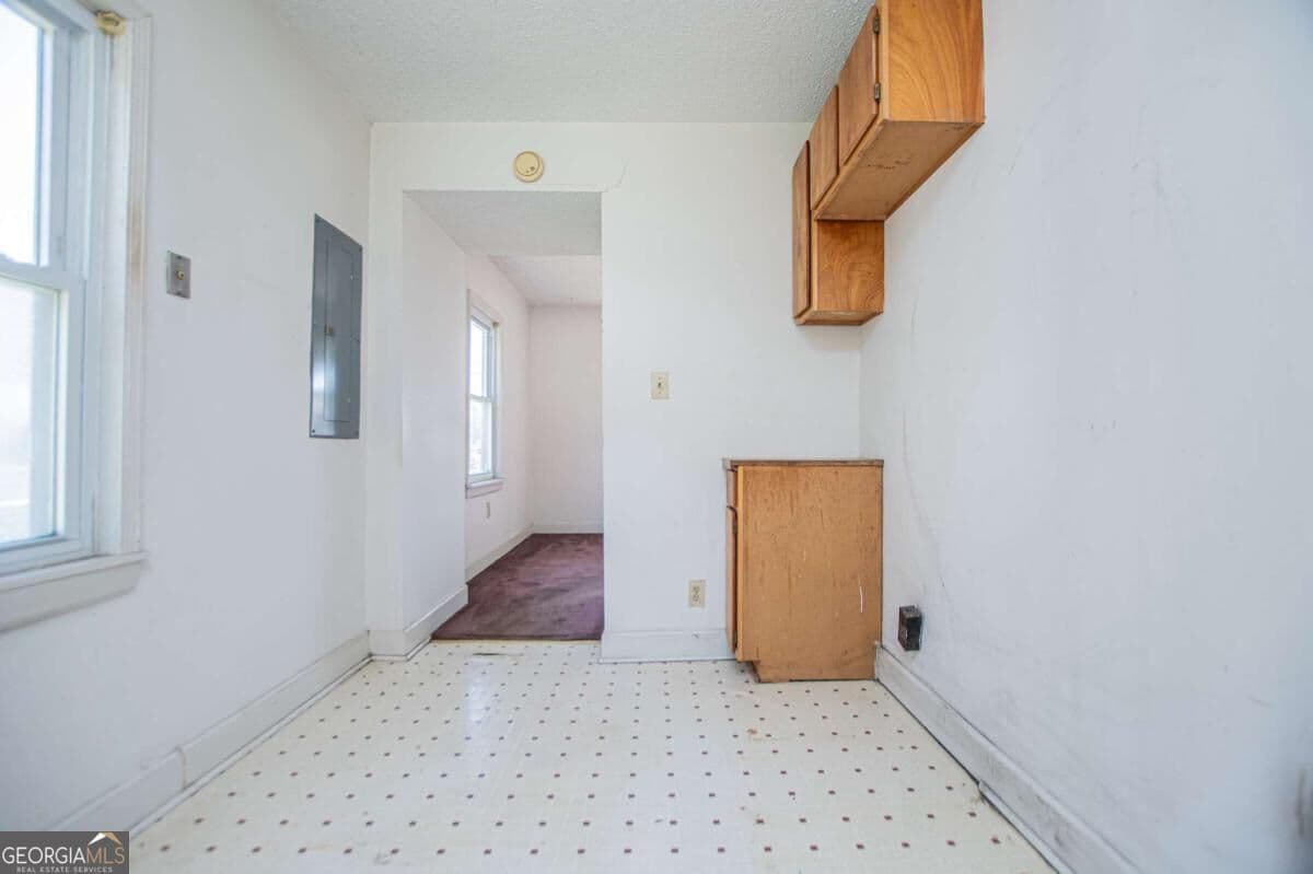 2 bedroom, 1 bathroom single family residence for sale at 6379 E Strickland Street, Douglasville, GA 30134 — photo 8