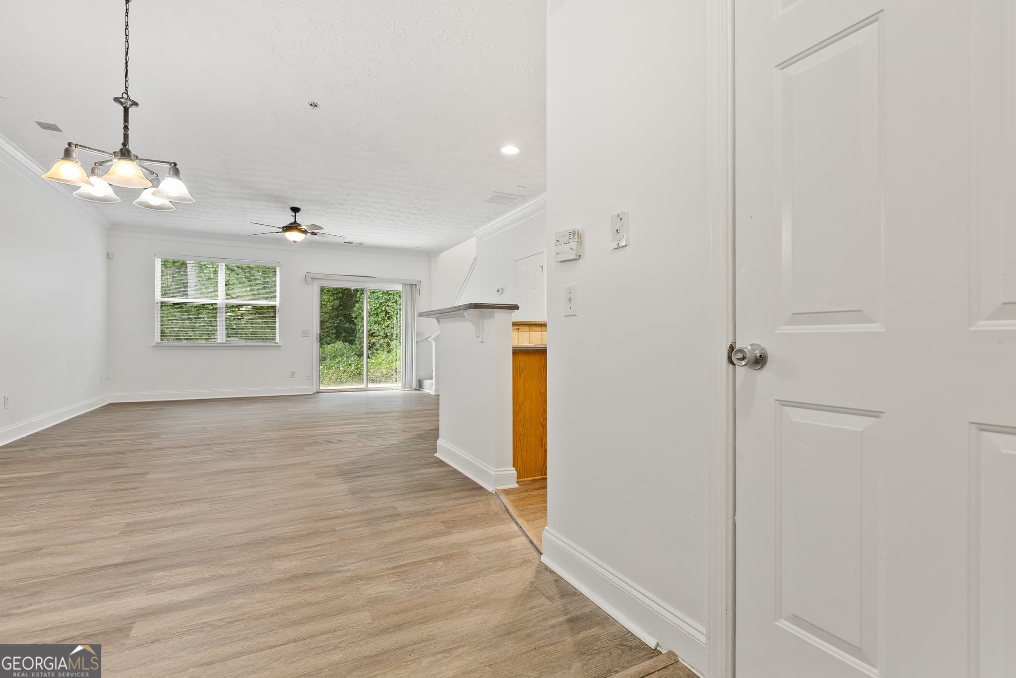 3 bedroom, 2.5 bathroom, 1,573 sq ft townhouse for sale at 125 Ellis Drive, Conyers, GA 30012 — photo 6