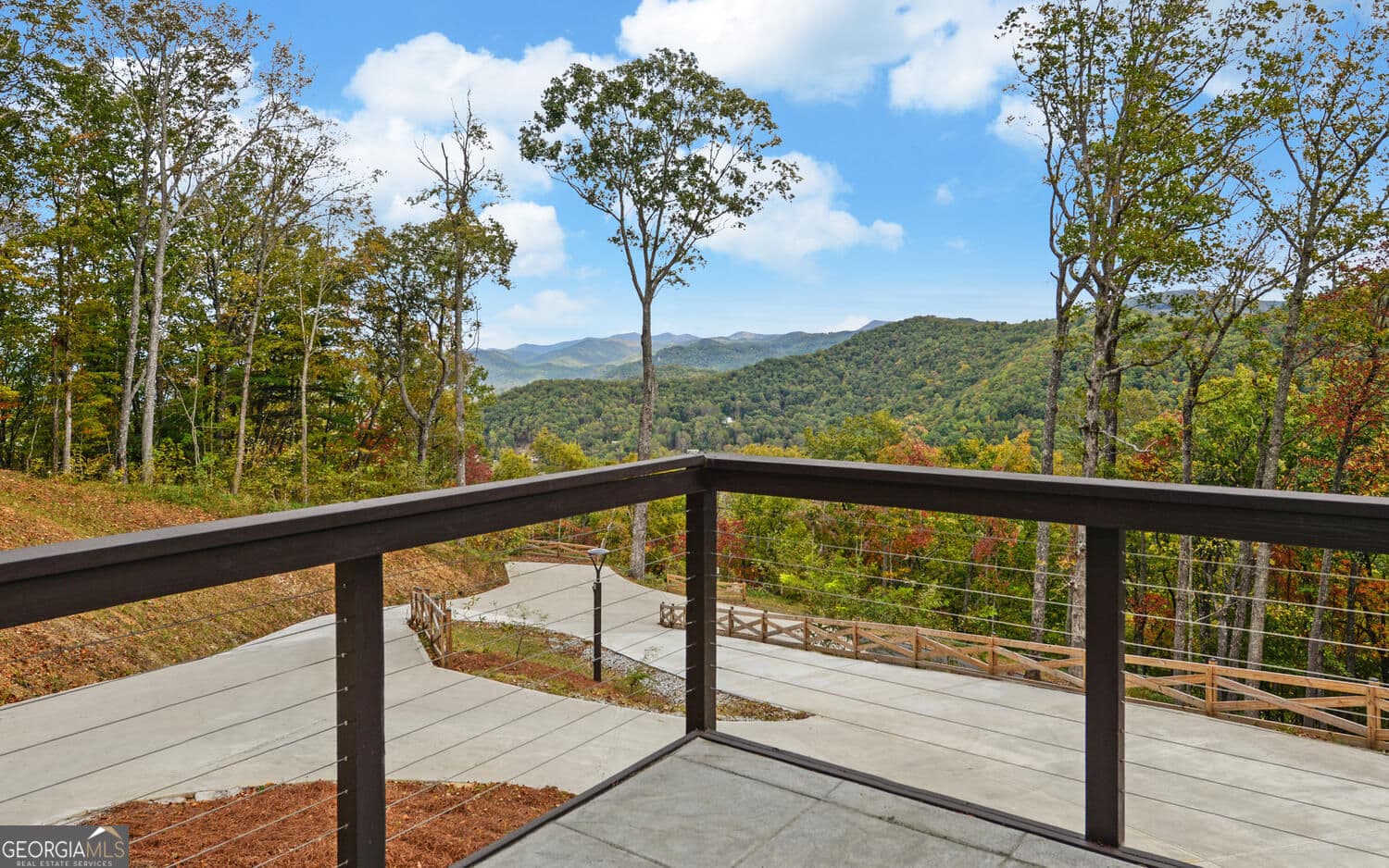 5 bedroom, 4.5 bathroom, 4,550 sq ft single family residence for sale at 333 Favor Lane, Rabun Gap, GA 30568 — photo 3
