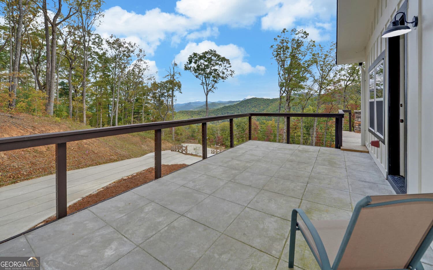 5 bedroom, 4.5 bathroom, 4,550 sq ft single family residence for sale at 333 Favor Lane, Rabun Gap, GA 30568 — photo 4