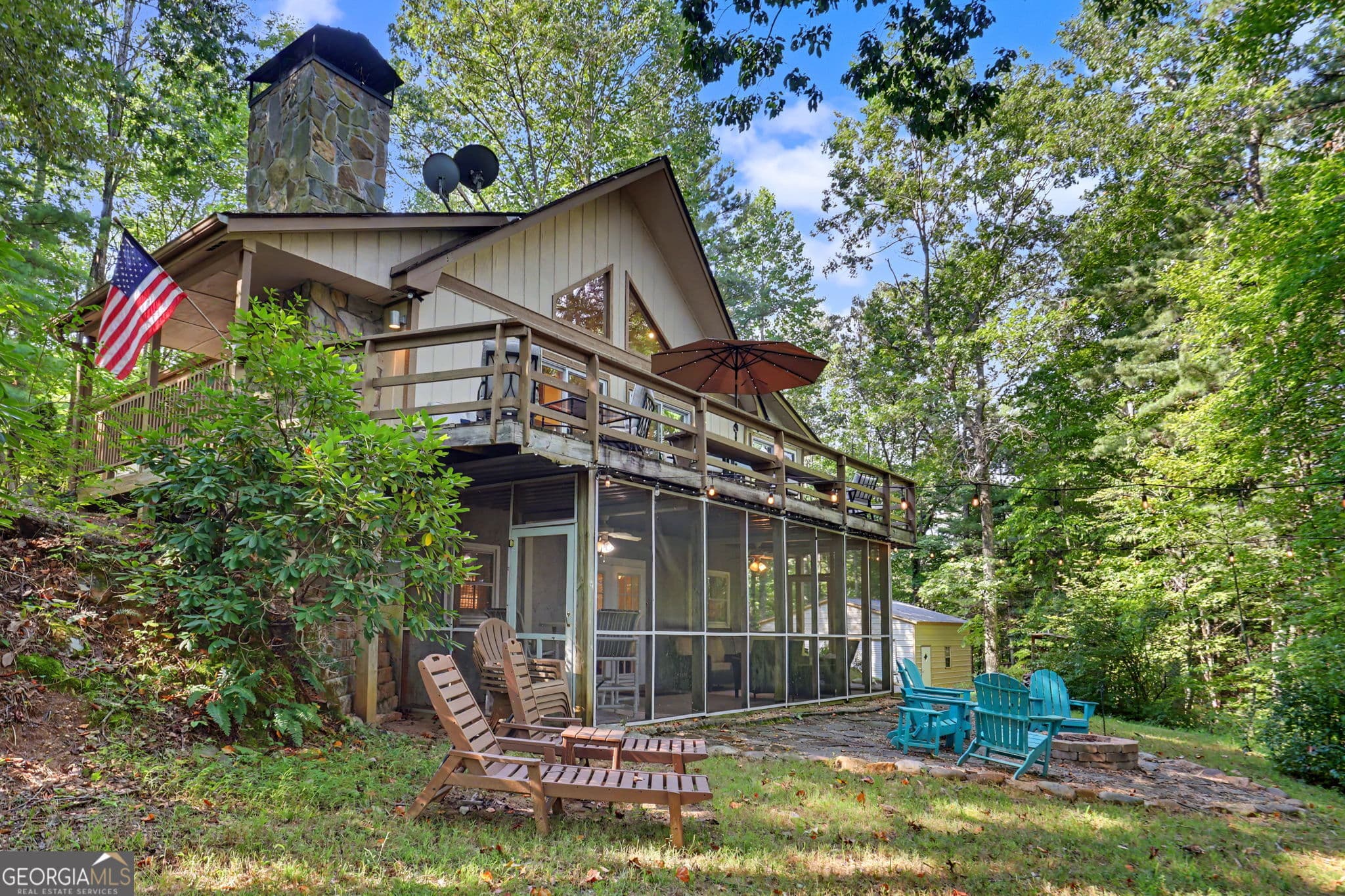 3 bedroom, 2.5 bathroom, 1,600 sq ft cabin,single family residence for sale at 122 Navigator Lane, Tiger, GA 30576 — photo 2