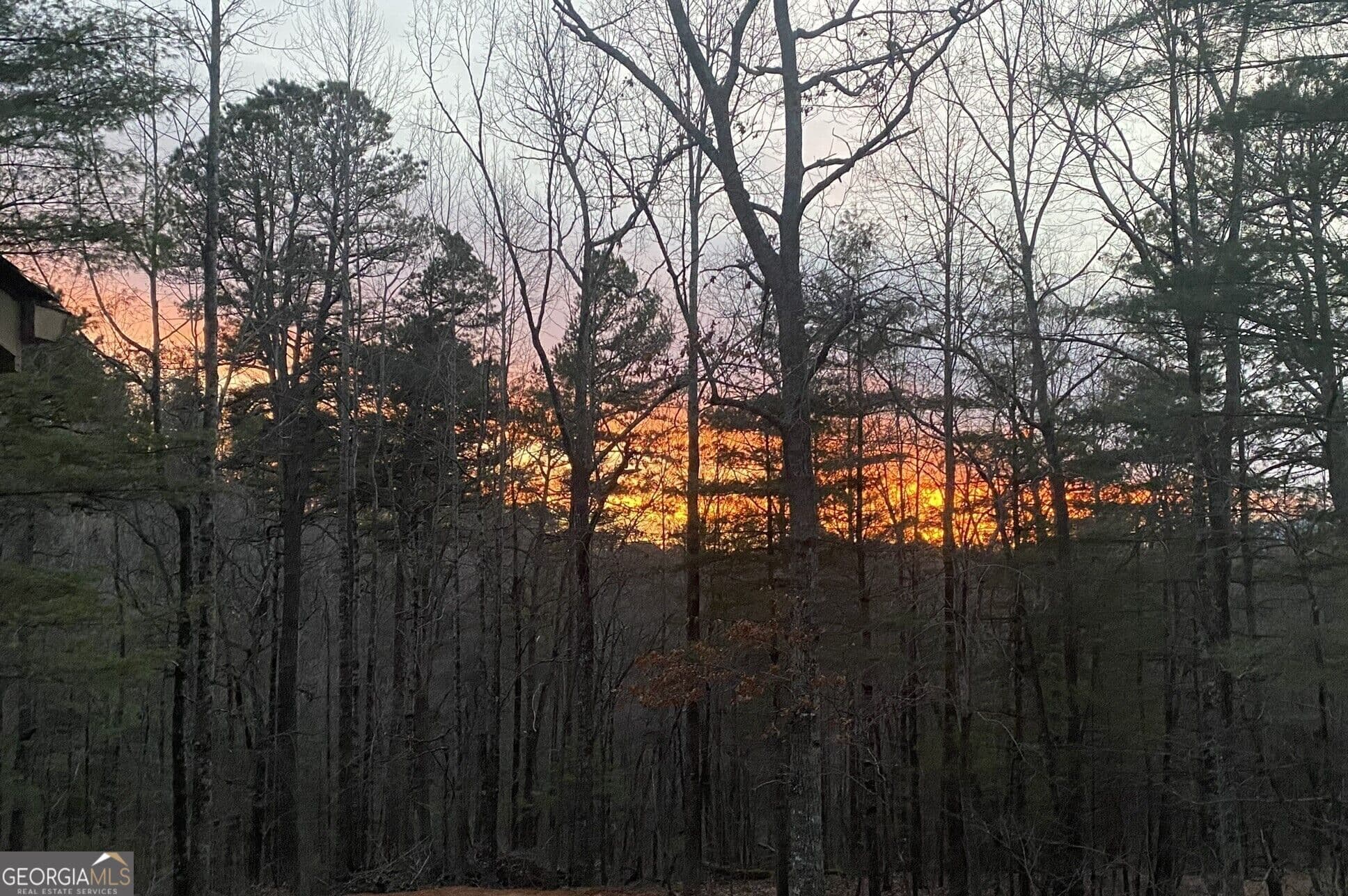 3 bedroom, 2.5 bathroom, 1,600 sq ft cabin,single family residence for sale at 122 Navigator Lane, Tiger, GA 30576 — photo 6