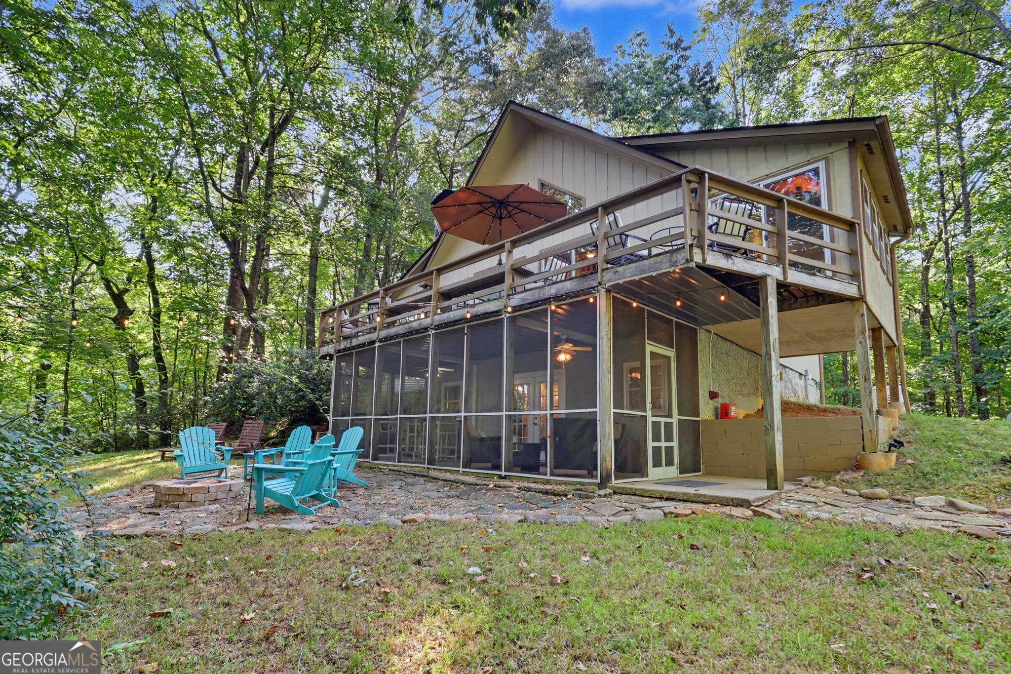 3 bedroom, 2.5 bathroom, 1,600 sq ft cabin,single family residence for sale at 122 Navigator Lane, Tiger, GA 30576 — photo 3