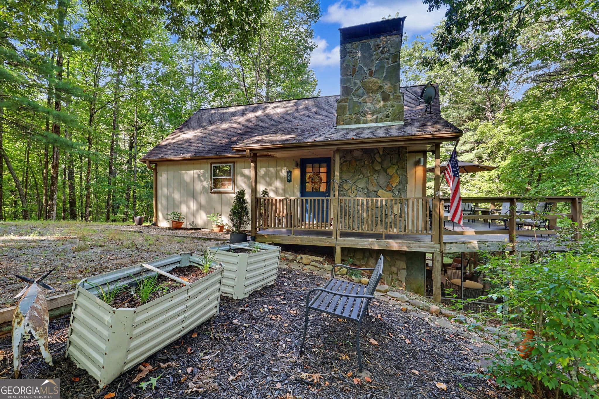 3 bedroom, 2.5 bathroom, 1,600 sq ft cabin,single family residence for sale at 122 Navigator Lane, Tiger, GA 30576 — photo 4
