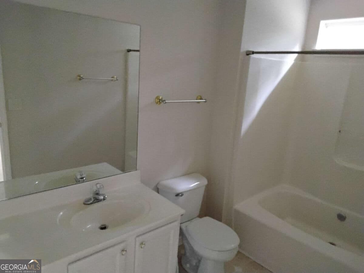 2 bedroom, 2.5 bathroom, 1,498 sq ft townhouse for sale at 914 Tree Creek Boulevard, Lawrenceville, GA 30043 — photo 10