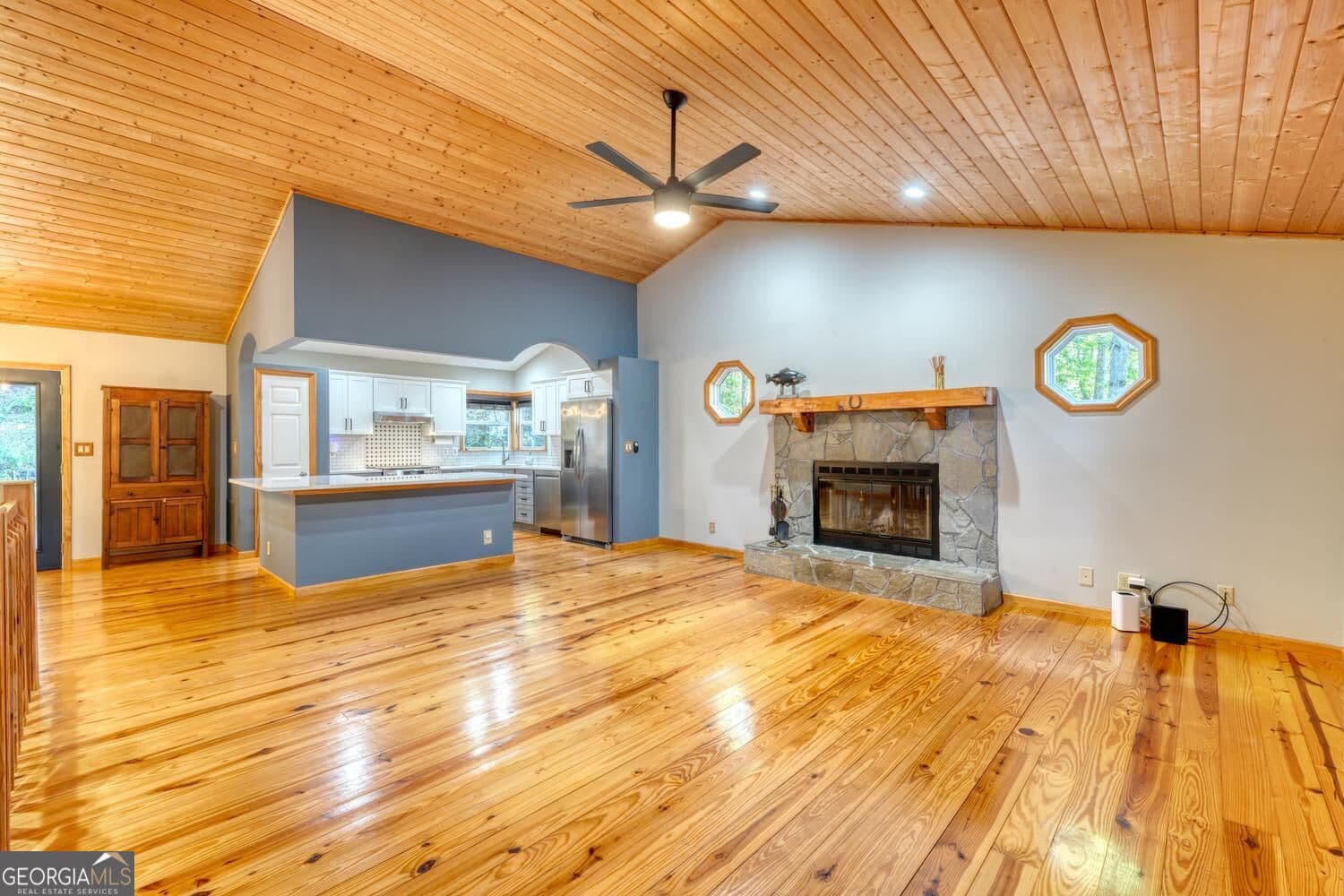 2 bedroom, 2.5 bathroom, 2,480 sq ft single family residence for sale at 288 Sunny View Drive, Blairsville, GA 30512 — photo 8