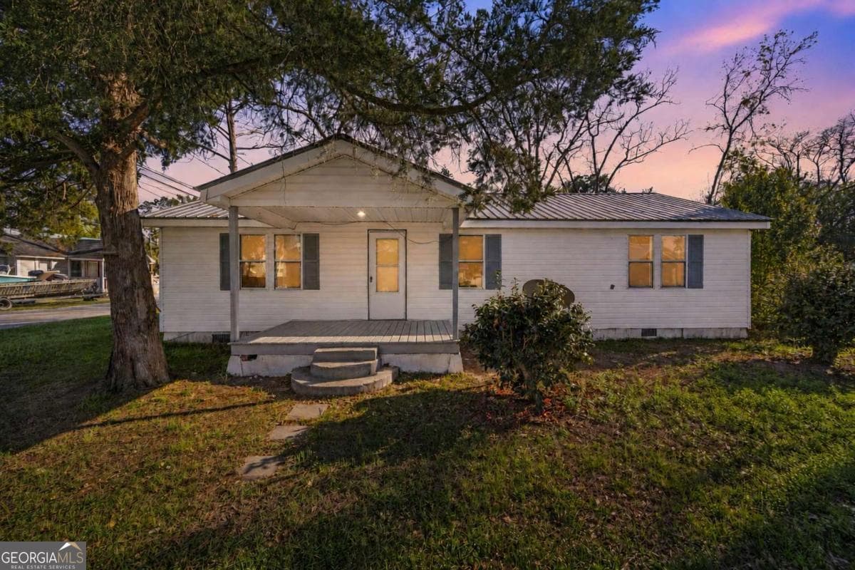 3 bedroom, 1 bathroom, 1,175 sq ft single family residence sold at 507 E 7Th Avenue, Nashville, GA 31639