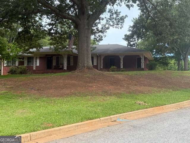 3 bedroom, 2 bathroom, 2,059 sq ft single family residence for rent at 523 Parkdale Drive, Hartwell, GA 30643 for $1,700 a month — photo 1 of 1