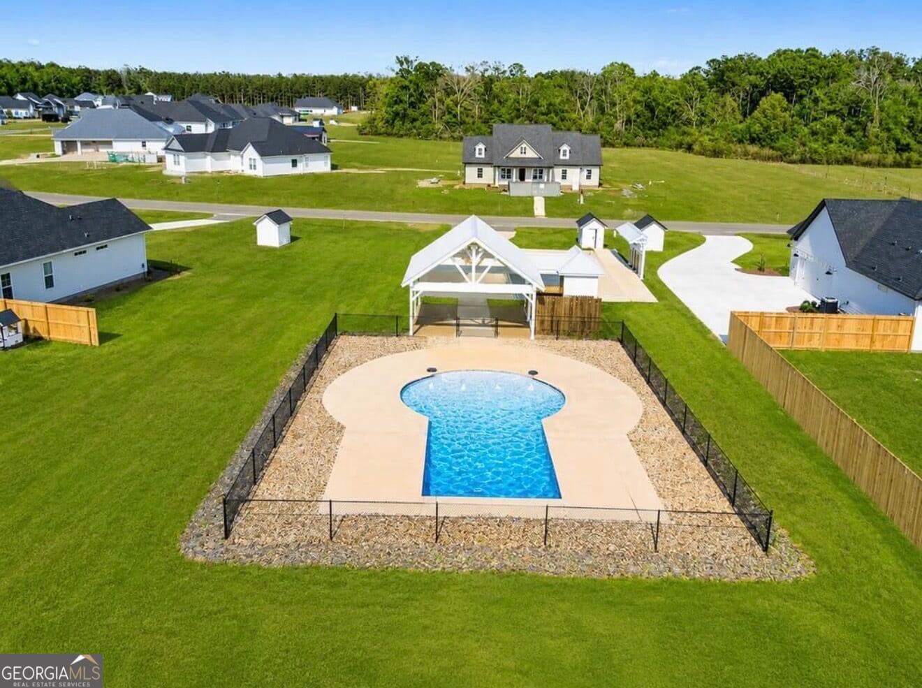 4 bedroom, 3 bathroom, 2,487 sq ft single family residence for sale at 3053 Mary Powell Way, Hahira, GA 31632 — photo 4