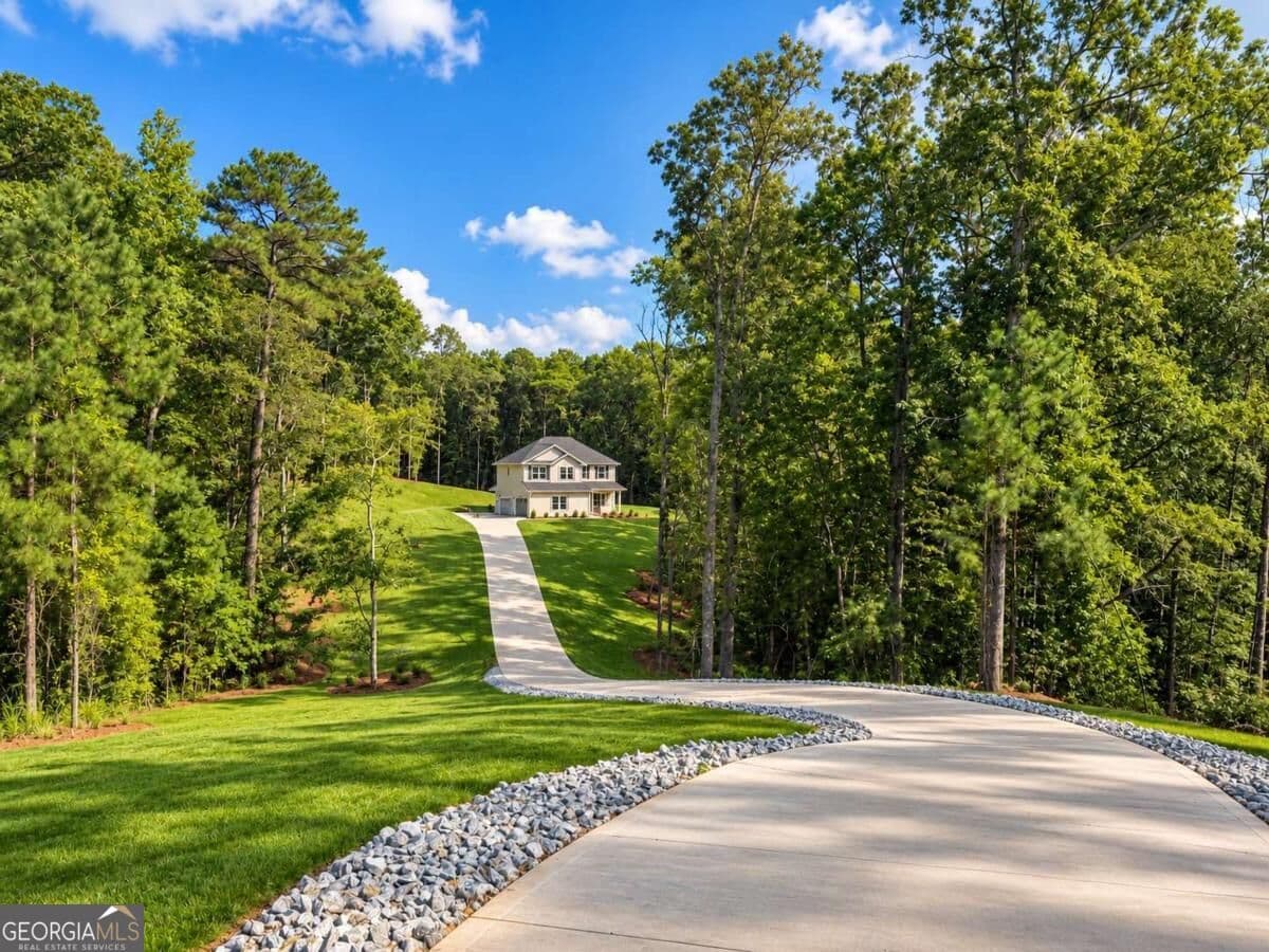 5 bedroom, 3.5 bathroom, 2,628 sq ft single family residence for sale at 5382 Tuscany Drive, Douglasville, GA 30135 — photo 3