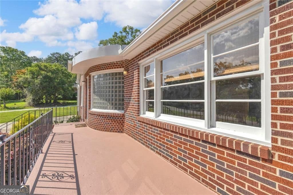 2 bedroom, 1 bathroom, 1,250 sq ft single family residence for sale at 142 Ola Street, Toccoa, GA 30577 — photo 9