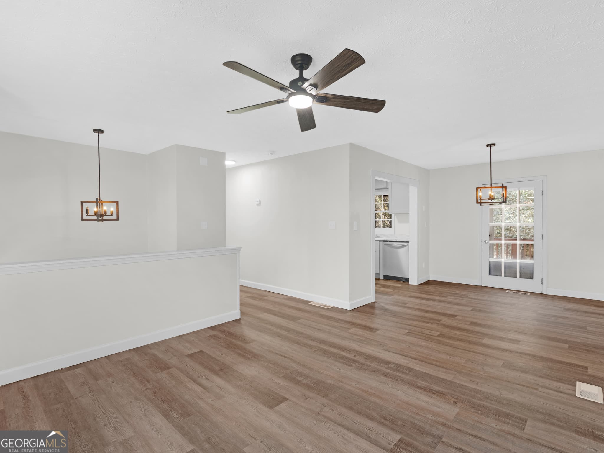 5 bedroom, 3 bathroom, 1,794 sq ft single family residence for sale at 1626 Pinebrook Drive, Griffin, GA 30224 — photo 6