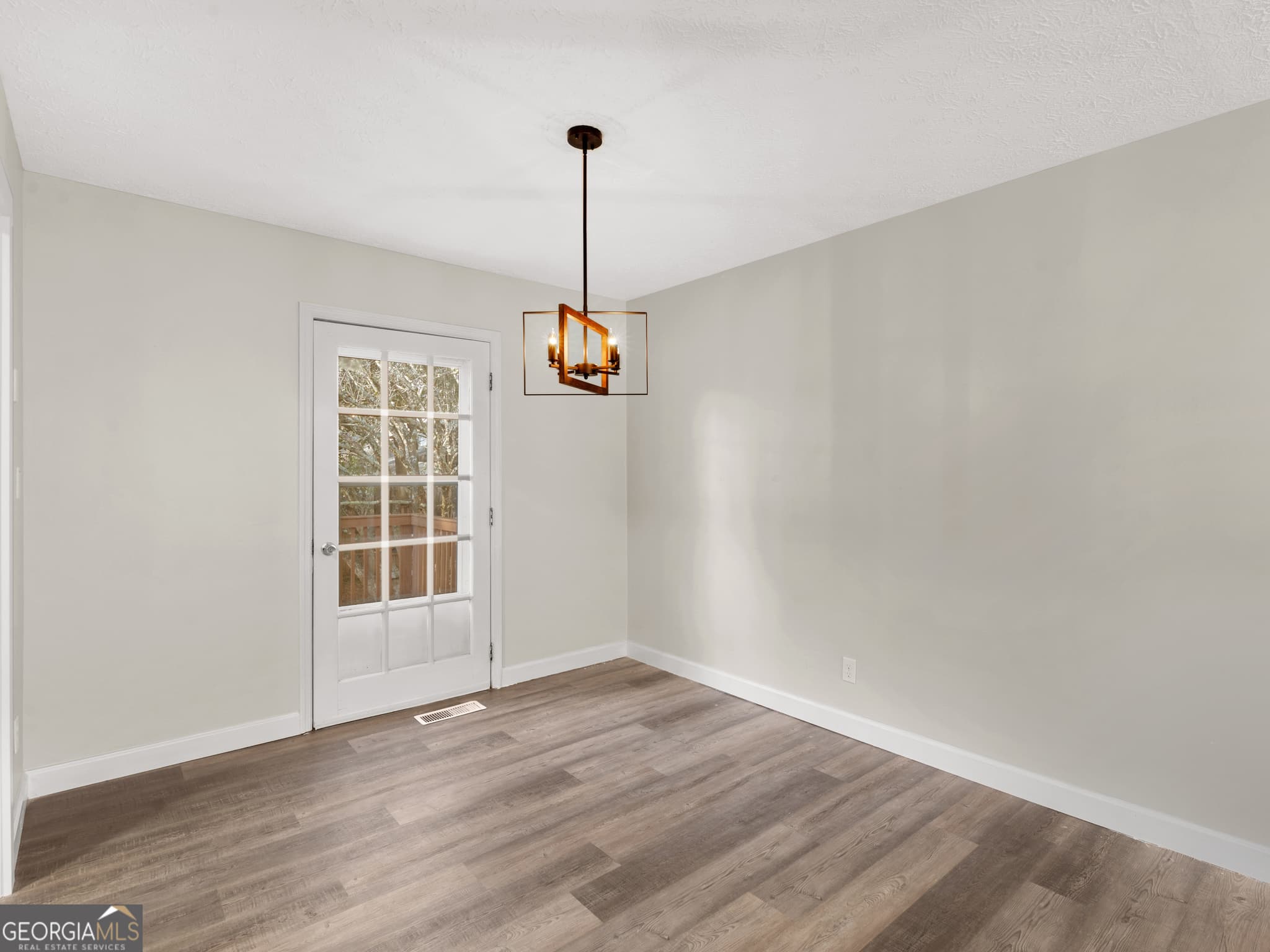 5 bedroom, 3 bathroom, 1,794 sq ft single family residence for sale at 1626 Pinebrook Drive, Griffin, GA 30224 — photo 7