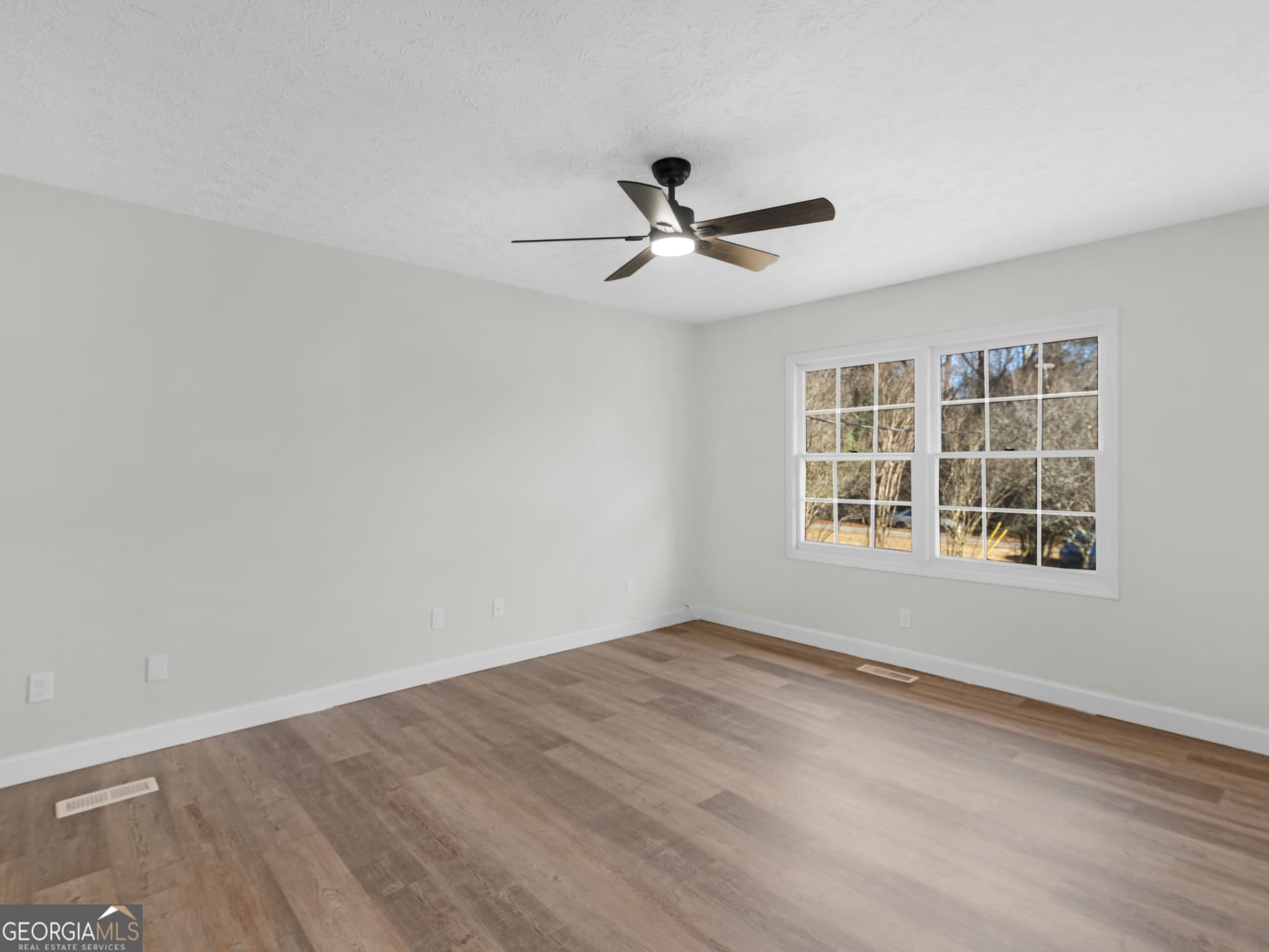 5 bedroom, 3 bathroom, 1,794 sq ft single family residence for sale at 1626 Pinebrook Drive, Griffin, GA 30224 — photo 4