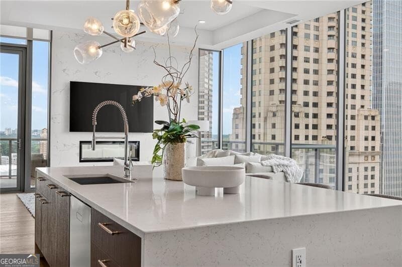 3 bedroom, 3 bathroom, 2,071 sq ft condominium for sale at 40 12th Street 1903, Atlanta, GA 30309 — photo 5