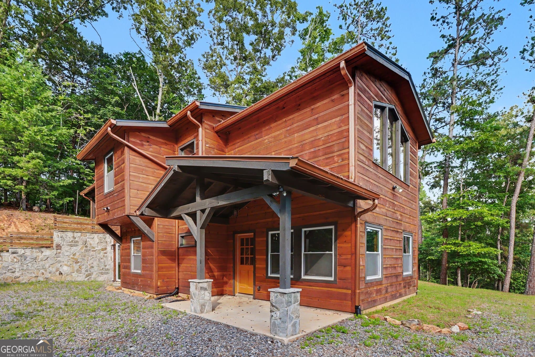3 bedroom, 3 bathroom, 2,093 sq ft cabin,single family residence for sale at 28 Francis Way, Ellijay, GA 30540 — photo 3