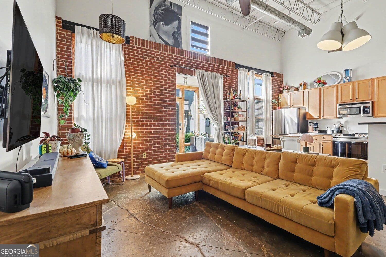 1 bedroom, 1 bathroom, 1,315 sq ft loft,condominium for sale at 174 Chester Avenue 126, Atlanta, GA 30316 — photo 2