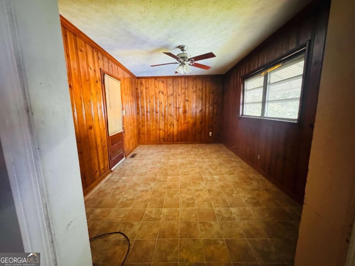 2 bedroom, 1 bathroom, 1,122 sq ft single family residence for sale at 1560 Orlando Street, Atlanta, GA 30311 — photo 5