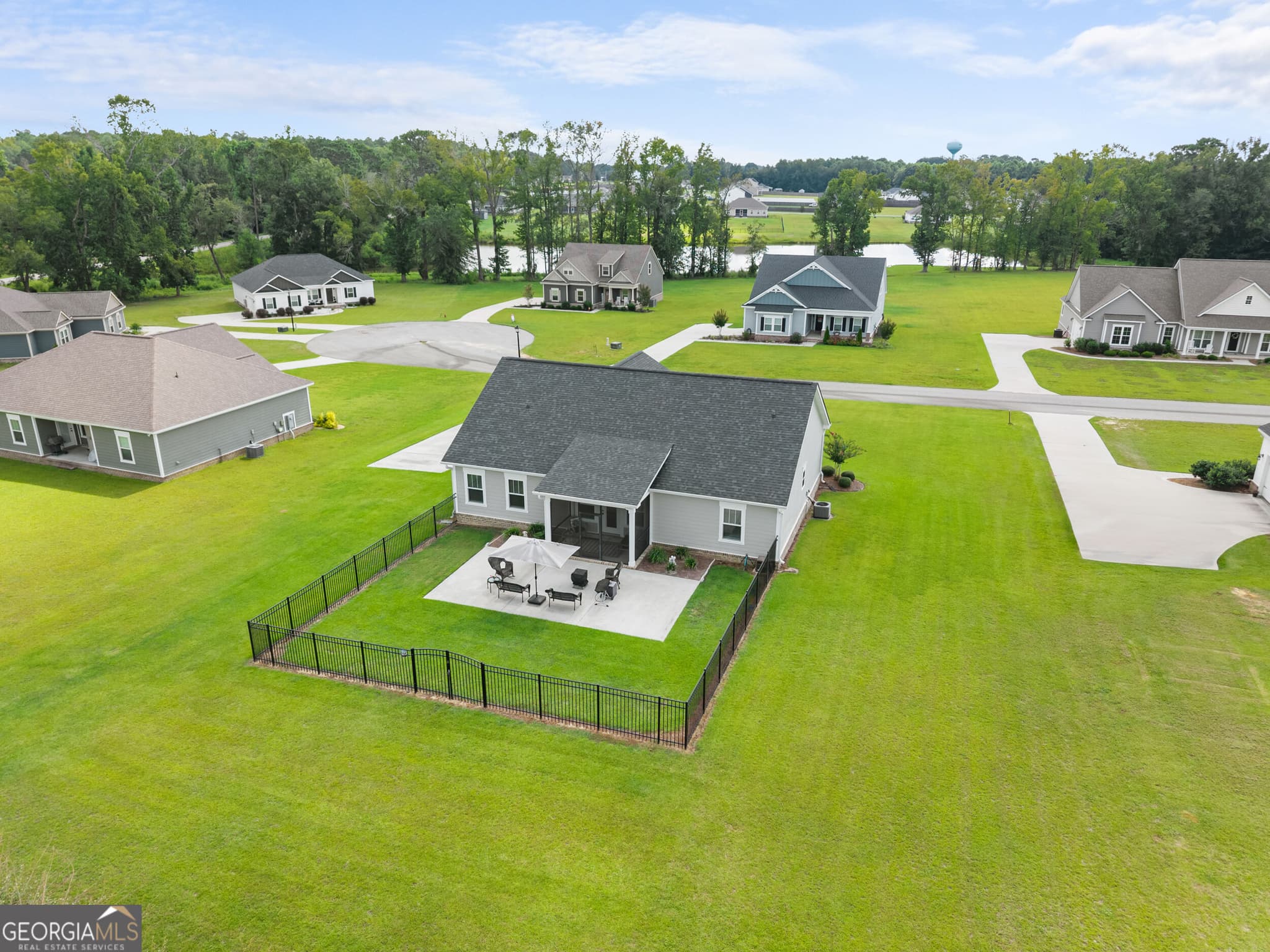 4 bedroom, 2 bathroom, 1,786 sq ft single family residence for sale at 605 Bridle Run, Statesboro, GA 30458 — photo 2
