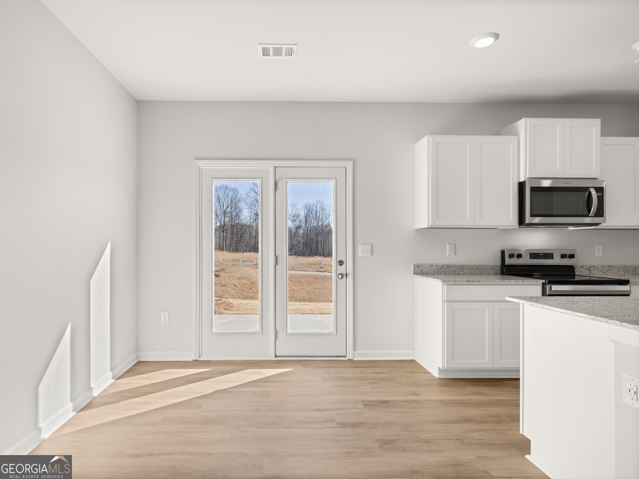 3 bedroom, 2.5 bathroom townhouse for sale at 214 Deerberry Drive, Jasper, GA 30143 — photo 9