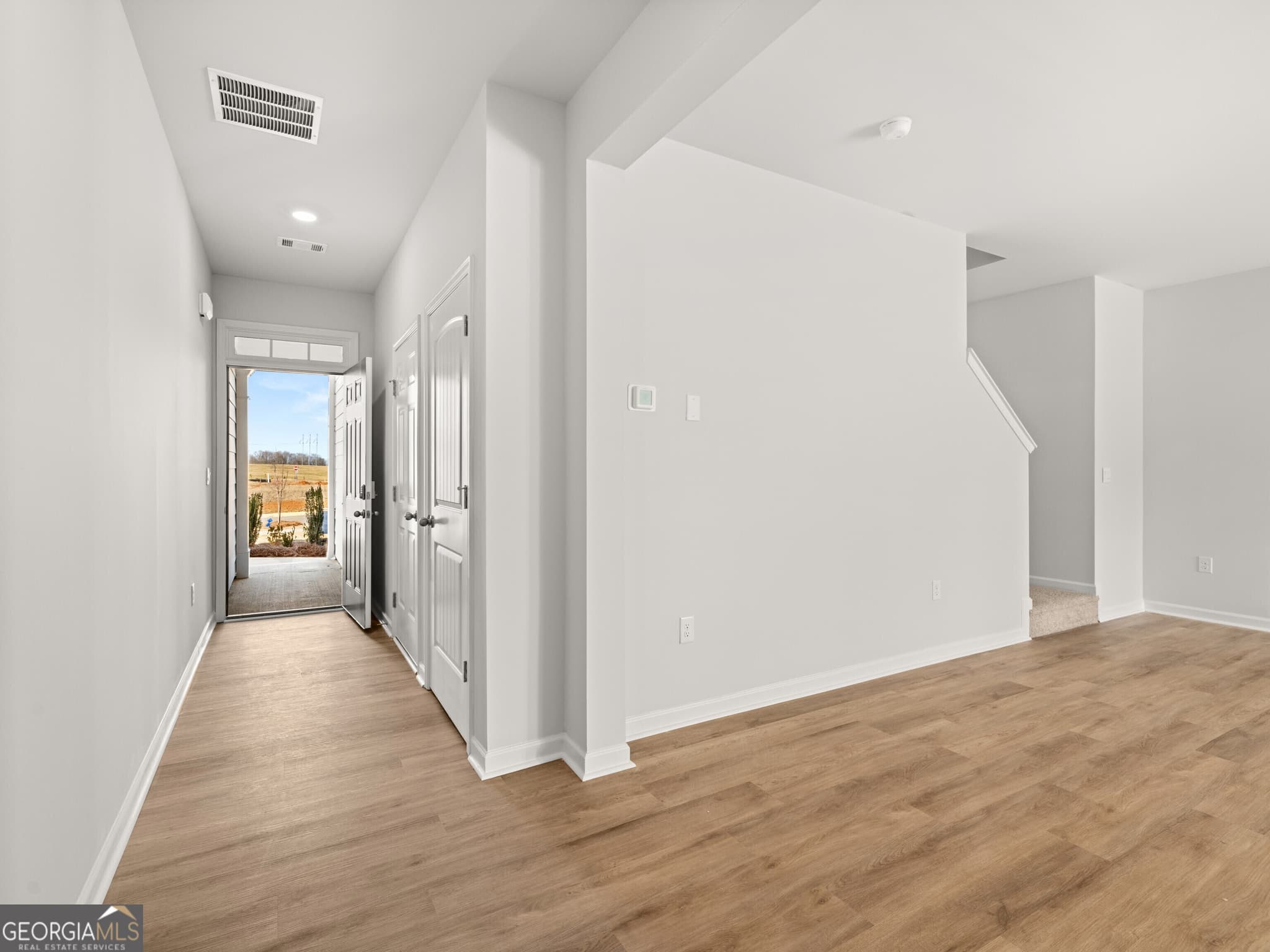 3 bedroom, 2.5 bathroom townhouse for sale at 214 Deerberry Drive, Jasper, GA 30143 — photo 4