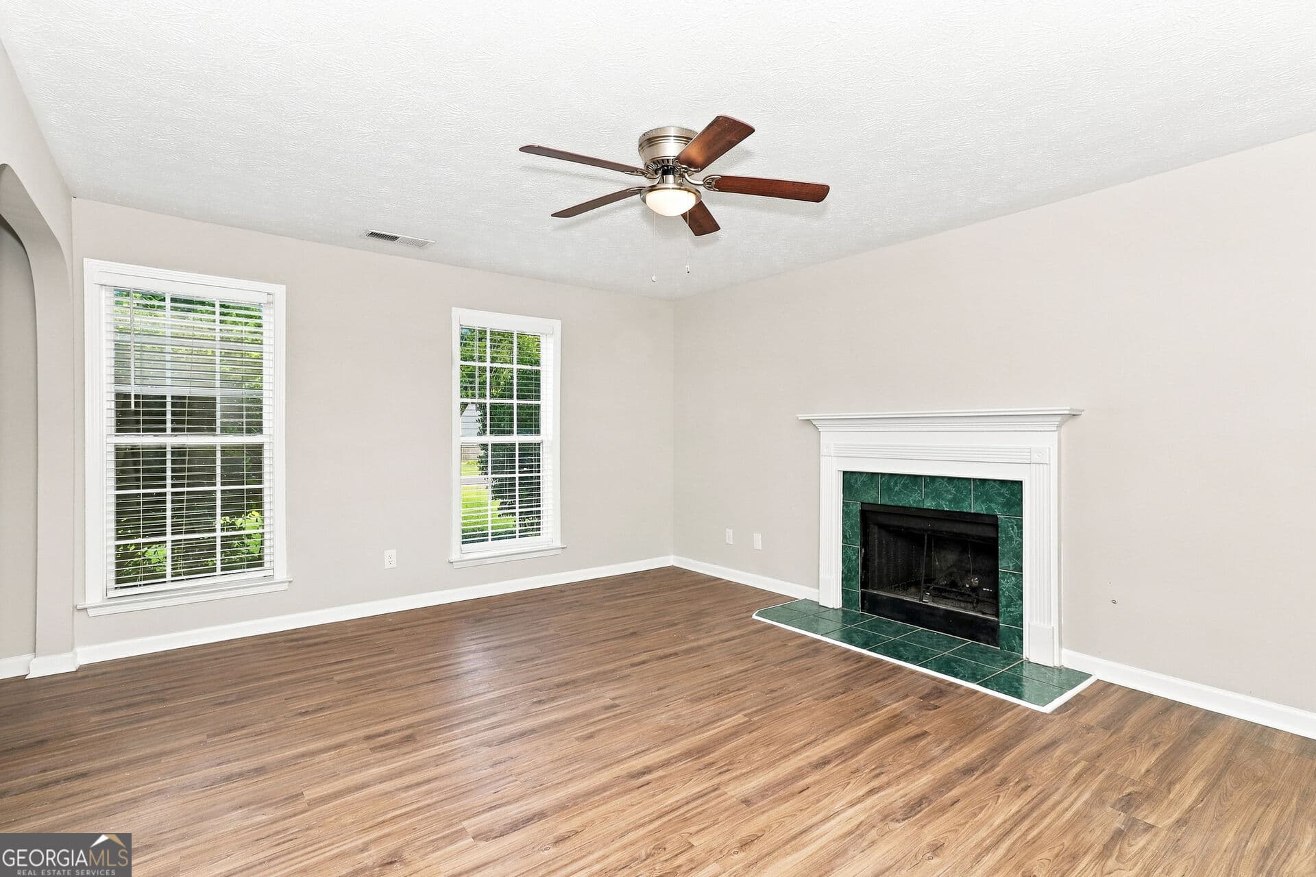 4 bedroom, 2.5 bathroom, 1,810 sq ft single family residence for sale at 133 Javay Court, Villa Rica, GA 30180 — photo 4