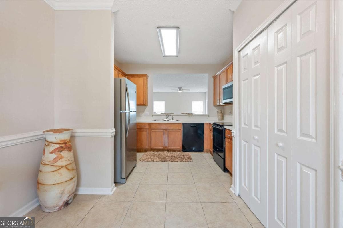 3 bedroom, 2.5 bathroom, 1,860 sq ft townhouse for sale at 56 Travertine Circle, Savannah, GA 31419 — photo 7