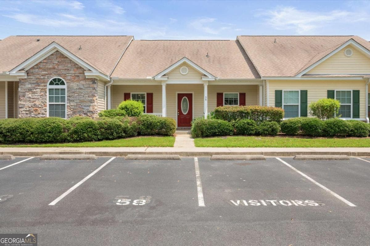 3 bedroom, 2.5 bathroom, 1,860 sq ft townhouse for sale at 56 Travertine Circle, Savannah, GA 31419 — photo 3