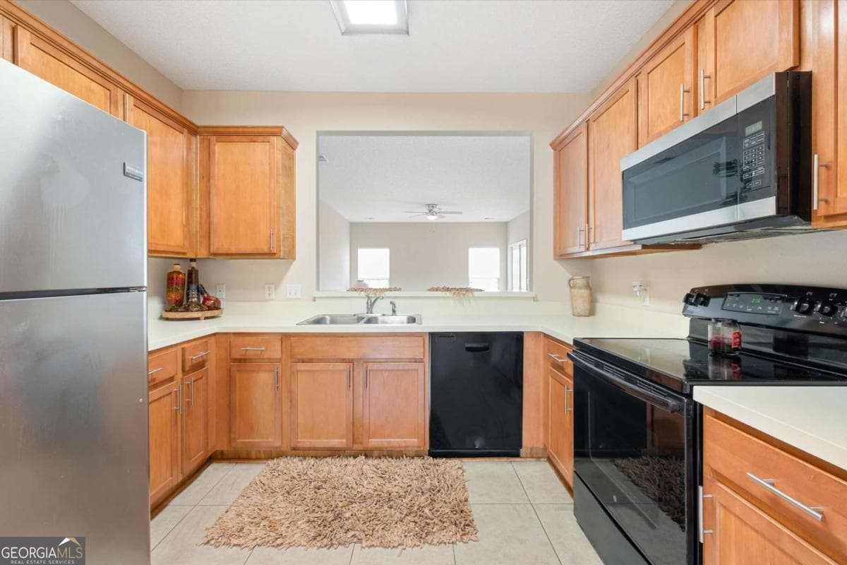 3 bedroom, 2.5 bathroom, 1,860 sq ft townhouse for sale at 56 Travertine Circle, Savannah, GA 31419 — photo 9