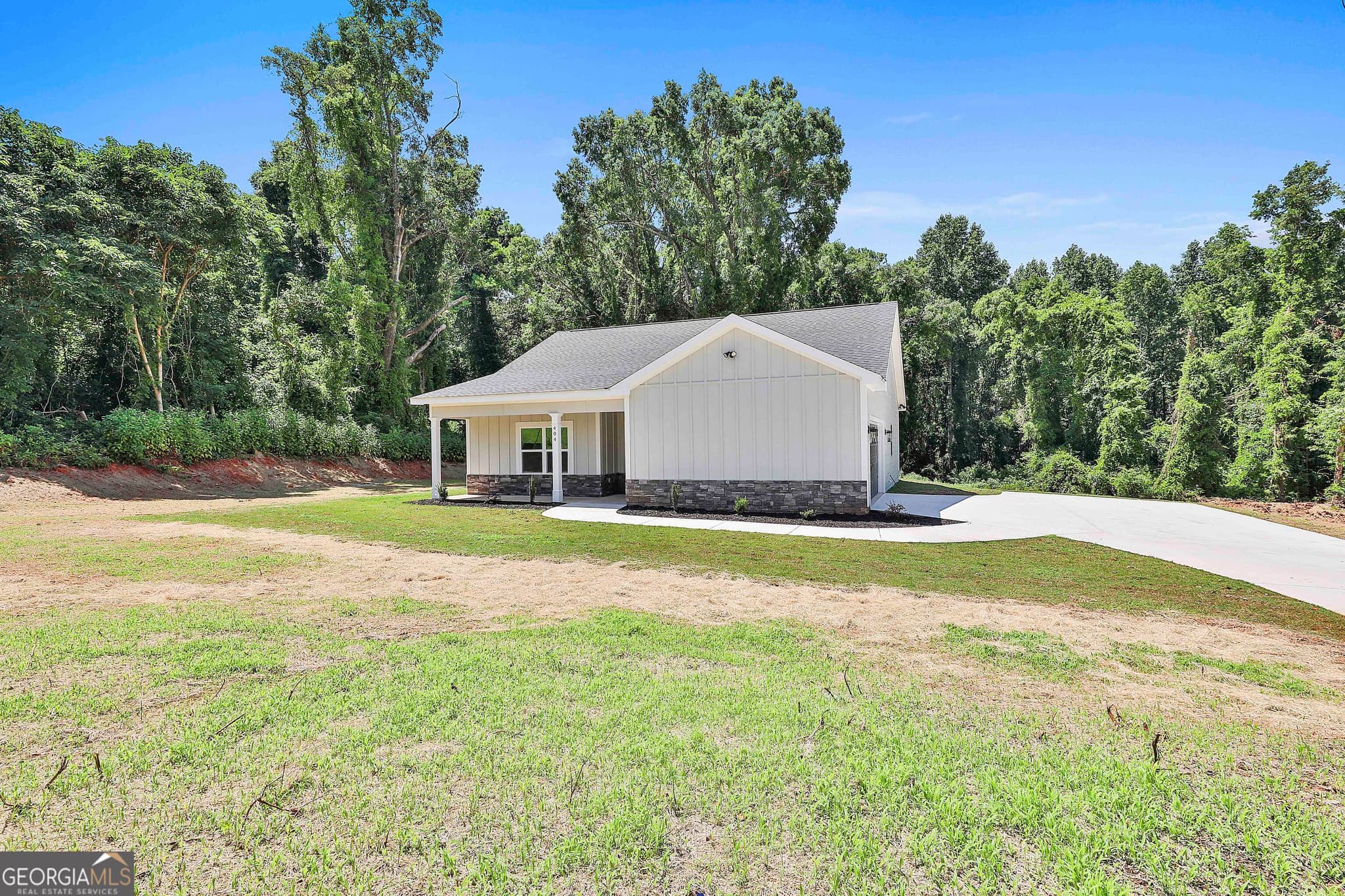 3 bedroom, 2 bathroom, 1,430 sq ft single family residence for sale at 404 W Boyd Road, Hogansville, GA 30230 — photo 2