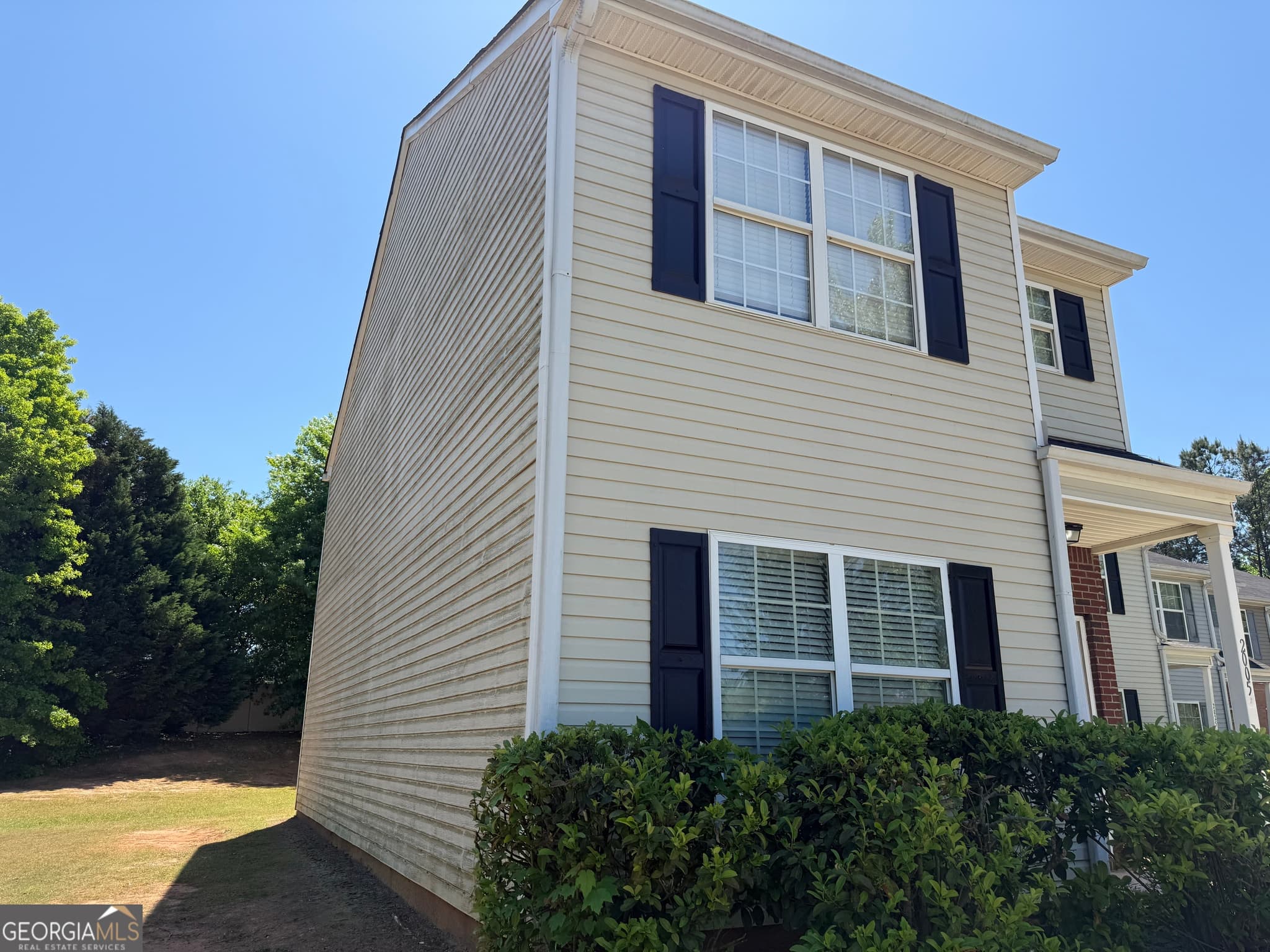 3 bedroom, 2.5 bathroom, 1,391 sq ft townhouse for sale at 2005 Marlin Drive, Mcdonough, GA 30253 — photo 2