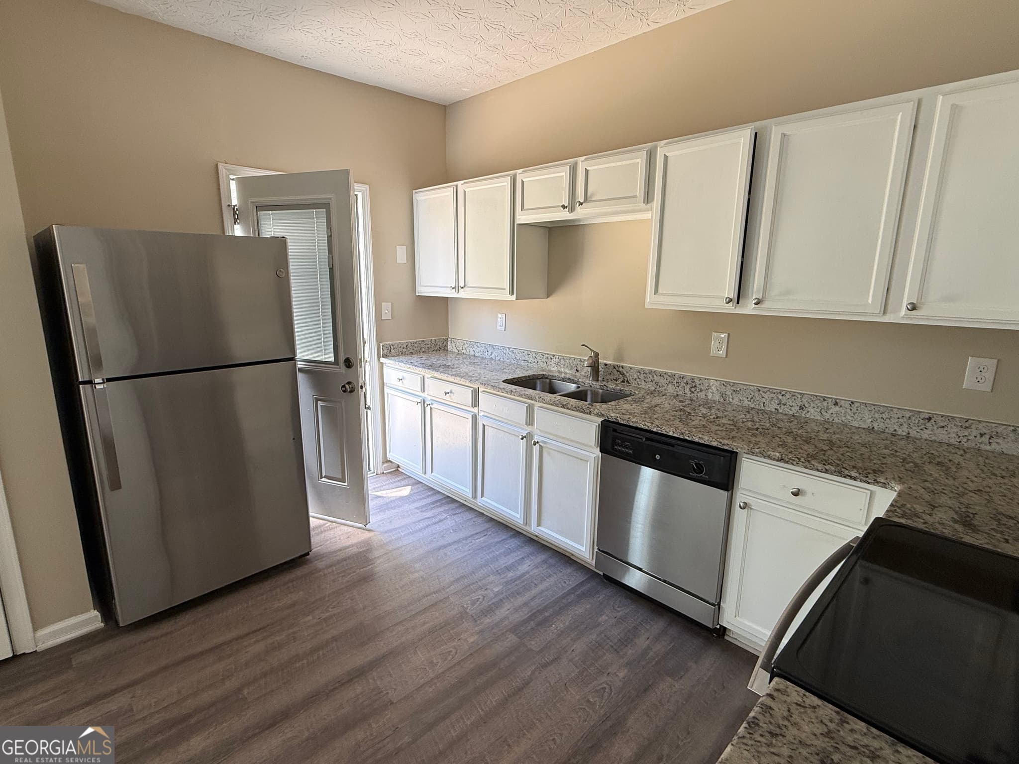 3 bedroom, 2.5 bathroom, 1,391 sq ft townhouse for sale at 2005 Marlin Drive, Mcdonough, GA 30253 — photo 7