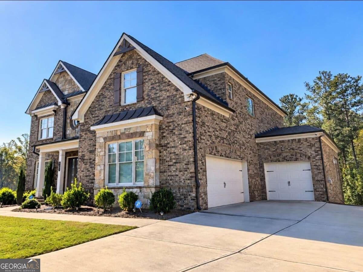 5 bedroom, 4.5 bathroom, 4,546 sq ft single family residence for rent at 4965 Gablestone Crossing, Hoschton, GA 30548 for $4,500 a month — photo 2